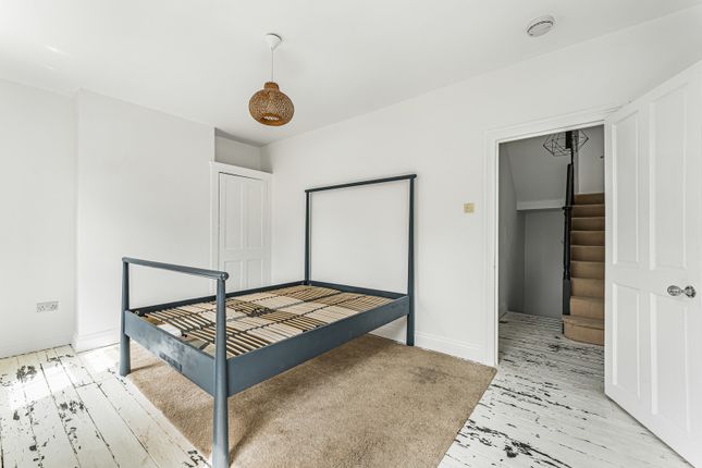 75, Kenworthy Road, London photo 4