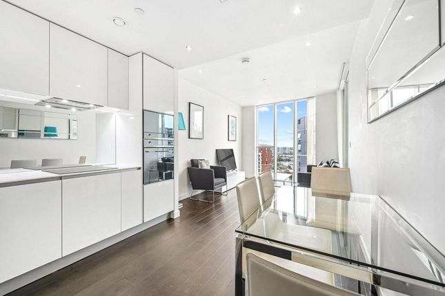 Apartment 1804, 155 Wandsworth Road, London photo 3