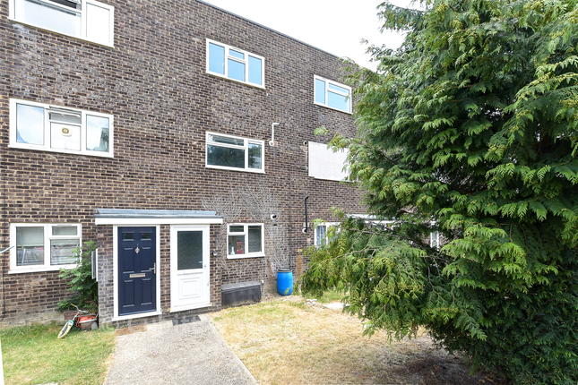 Javelin Court, Wakehams Green Drive, Crawley photo 2