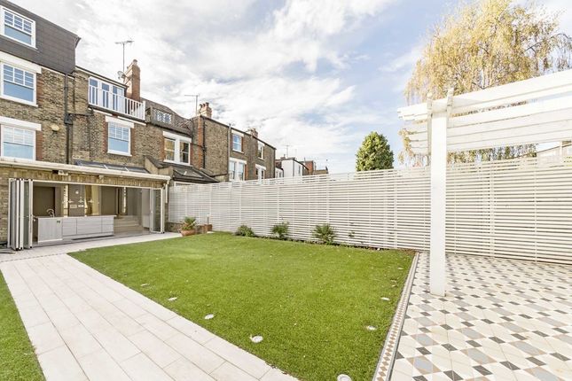 Property to rent in Fairlawn Grove, London
