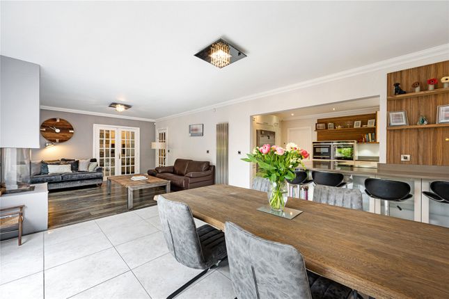 Hollybrook, 1, Beckside Gardens, Leeds photo 3