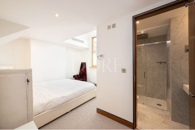 Mews house to rent in Jay Mews, London