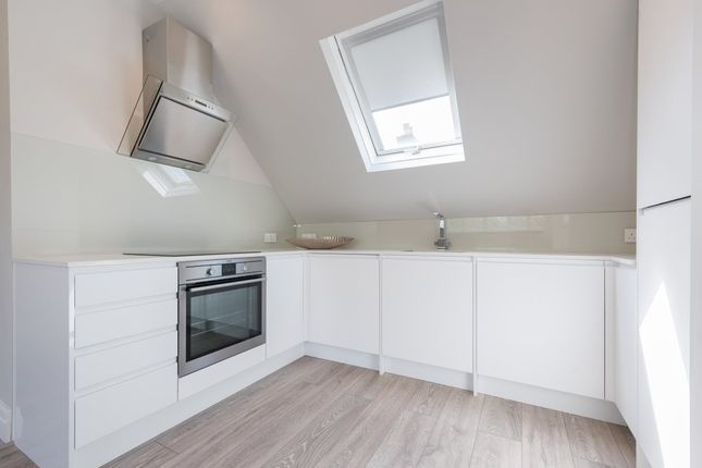 Flat to rent in Teignmouth Road, Willesden