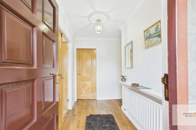 3, Westerham Close, Brandlesholme photo 2