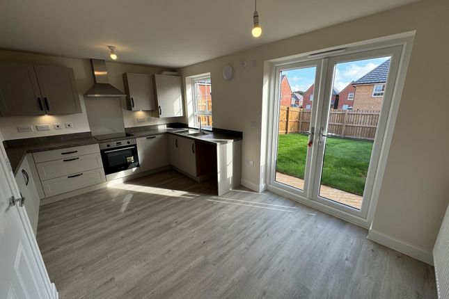 13, Ringlet Close, Worksop photo 2
