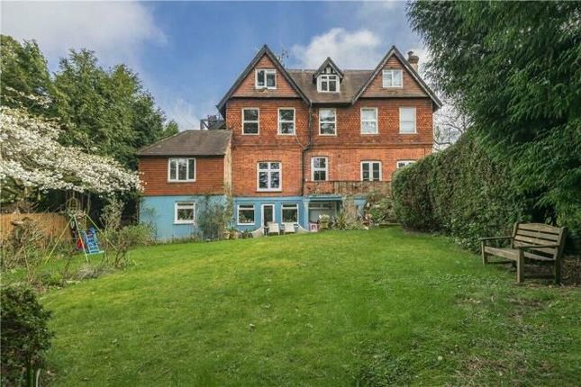 Flat for sale in Snatts Hill, Oxted