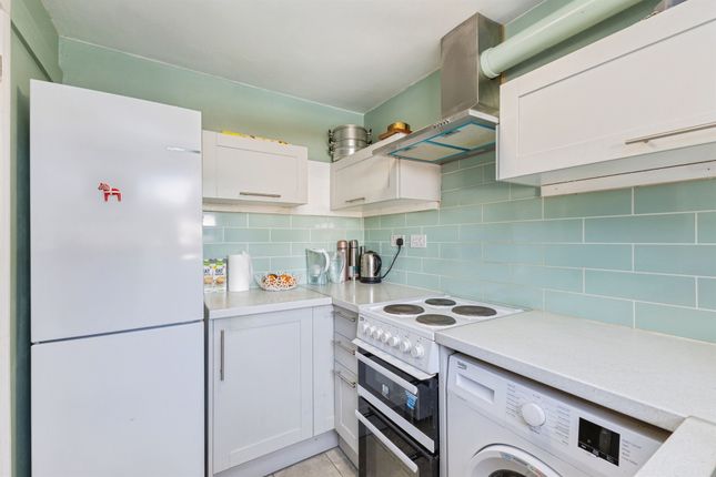 8, Strawberry Terrace, Newton Abbot photo 4