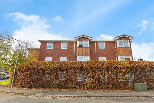 Flat 6 Chartwell House,, Barnardo Drive, Essex photo 2