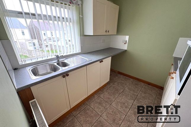 29, Elizabeth Venmore Court, Milford Haven photo 2