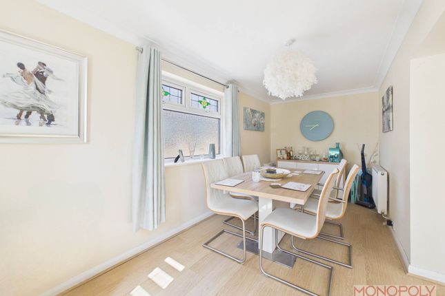 7 Brecon Close, Wrexham photo 2