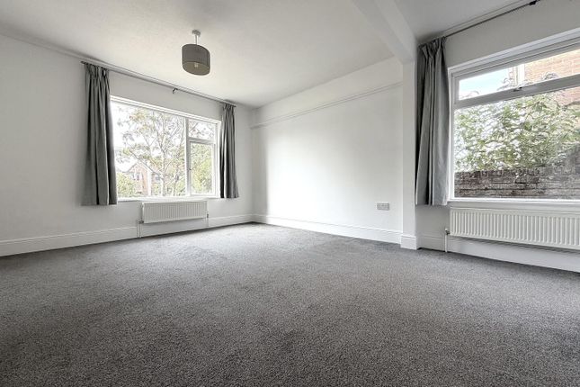 Room 1 Theydon Lodge, 88 Sandown Road, Sandown photo 4