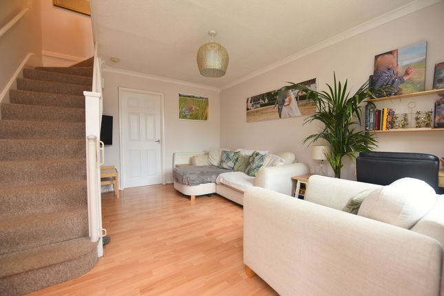 13 Swallowfield, Bedford photo 2