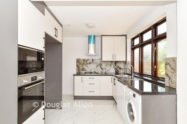26, Lakeside Avenue, Ilford photo 2
