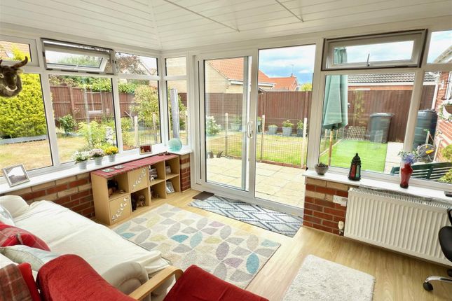 10, Broad Fleet Close, Lowestoft photo 2