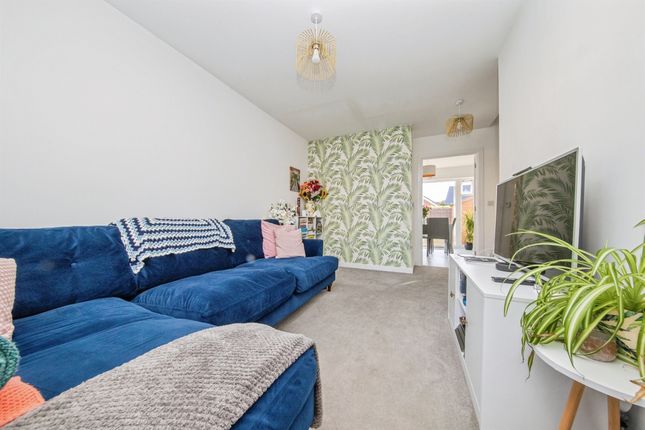 5, Chaplin Drive, Clacton-On-Sea photo 4