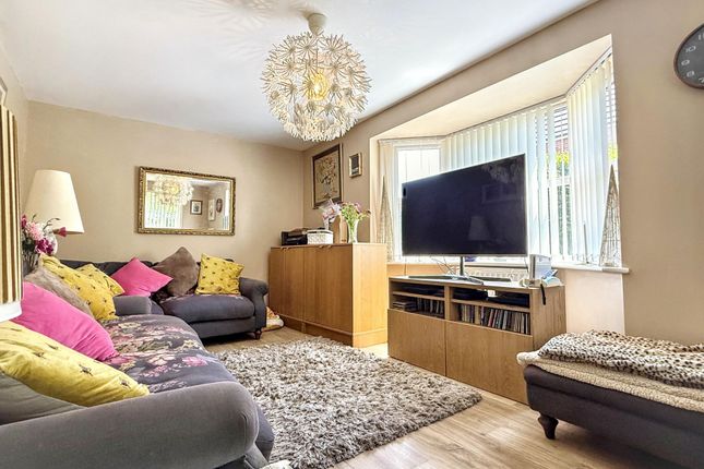 14 Otter Close, Ibstock photo 2