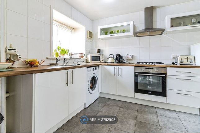 Mccready Drive, Salford photo 5