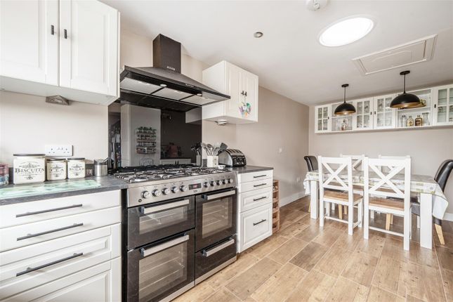 4, Jubilee Gardens, Wantage photo 2