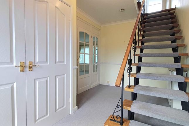 16, Lancaster Crescent, Doncaster photo 2
