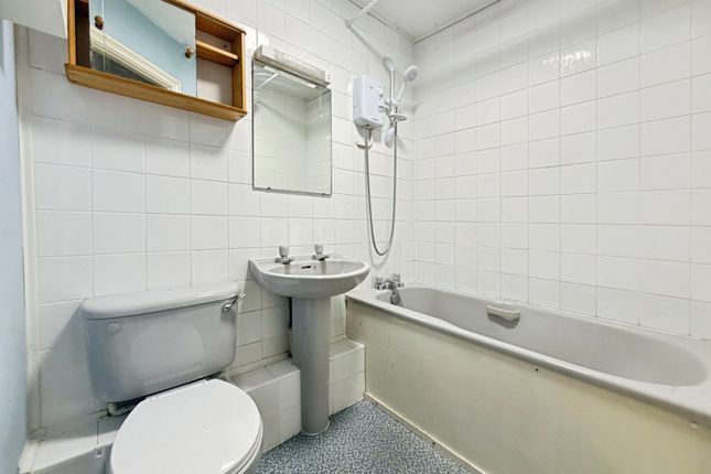 15, Tongham Meadows, Farnham photo 4