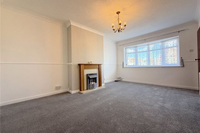 19, Manfield Gardens, Clacton-on-Sea photo 2