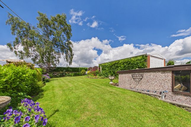 6, Brand Hill Drive, Wakefield photo 3