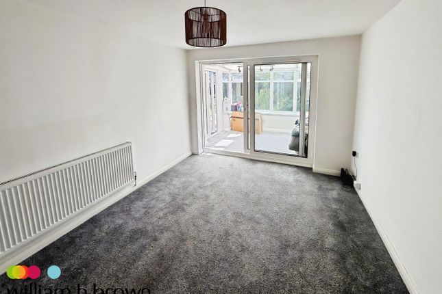 64, Laburnum Crescent, Frinton-on-Sea photo 3