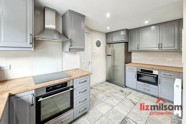 11, Woodward Way, Swadlincote photo 2
