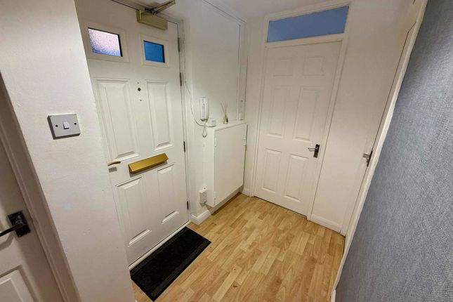 123, Whitburn, Skelmersdale photo 3