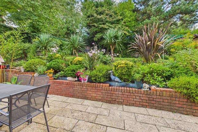 39 Amersham Hill Drive, High Wycombe photo 2