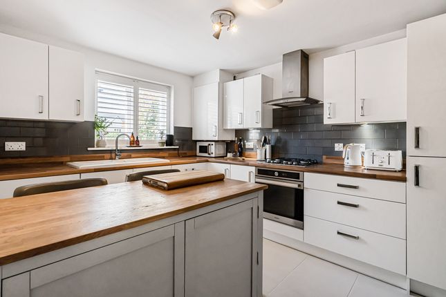 5, Lally Drive, Bicester photo 4