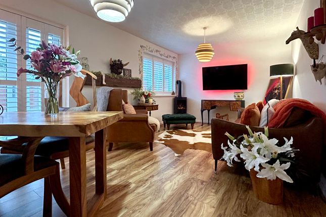 18 Twining Brook Road, Cheadle photo 2