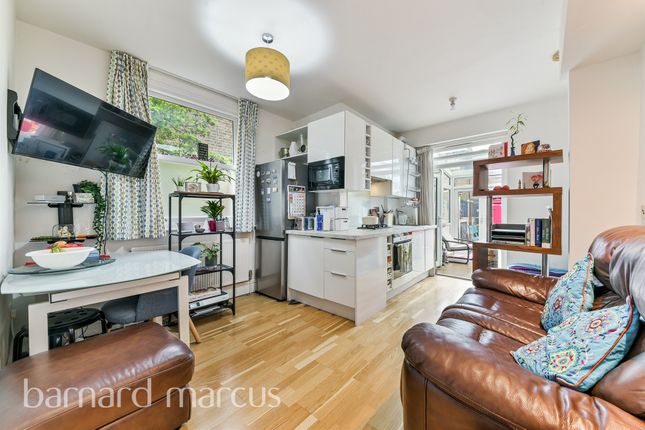 Thumbnail Flat for sale in Clarence Road, London