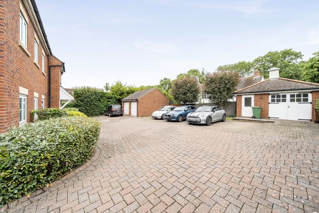 4, Deacon Mews, Gloucester photo 2