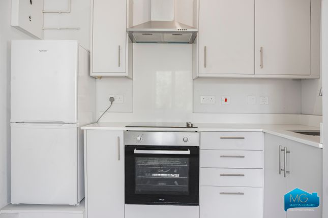Flat 6, 11, High Street, Hertfordshire photo 2