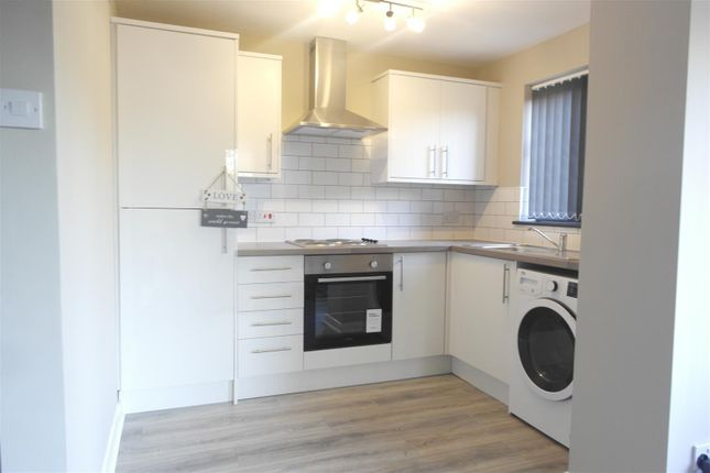 Thumbnail Flat to rent in Chesnut Avenue, Queens Road, Hull