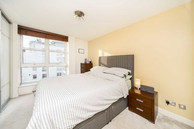 53, Barrier Point Road, London photo 3