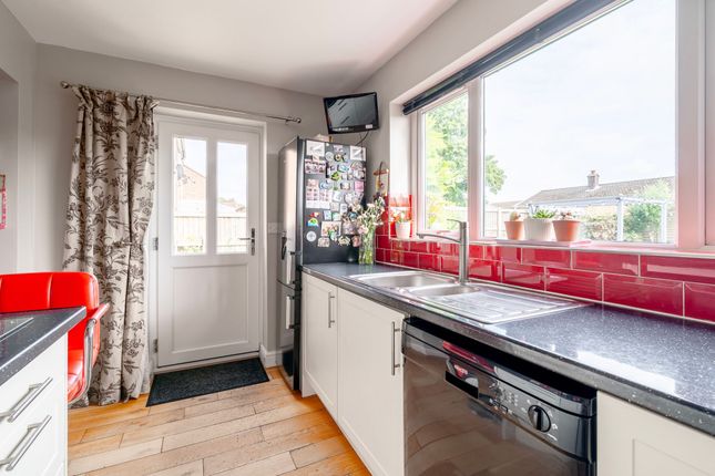 25 Oak Tree Close, Great Yarmouth photo 4