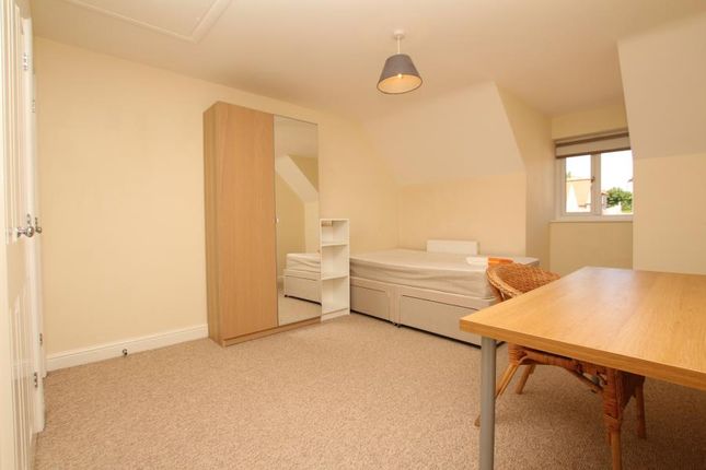 Foxglove Close, Stoke Gifford photo 3