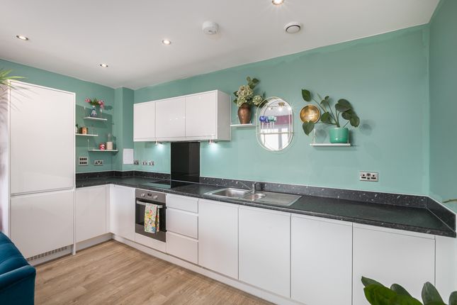 Flat 23 Emer Court, Rowland Road, London photo 4