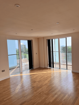 Flat to rent in Amias Drive, Edgware