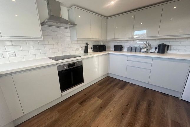 Room 5, FFF, 7, Cleeve Wood Road, Bristol photo 2