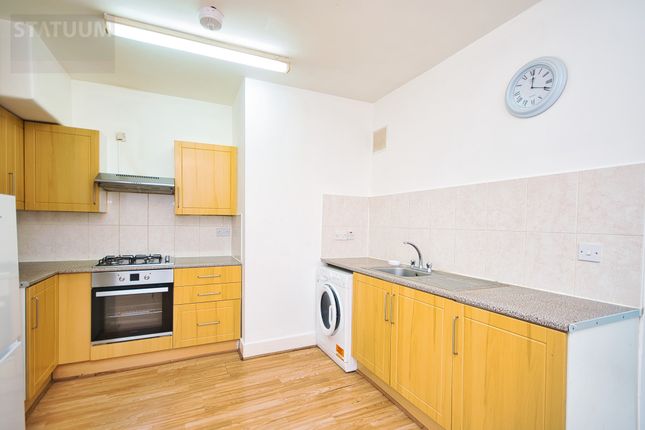 Thumbnail Terraced house to rent in Off Prince Regents Ln, Bekton, London