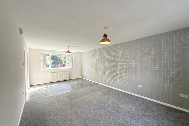 56, Chaucer Avenue, West Yorkshire photo 4