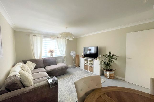 Flat for sale in Fairlands Court, Fairlands Avenue, Guildford