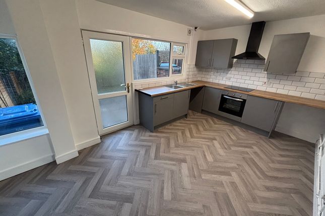 3 Pegroy Grove, Stoke-On-Trent photo 4