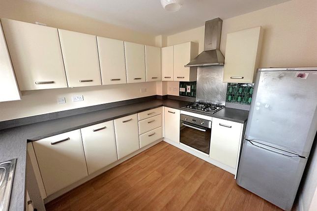 42, Bottle Kiln Rise, Brierley Hill photo 2