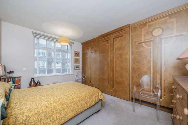 Flat 42, Witley Court, Coram Street, London photo 4