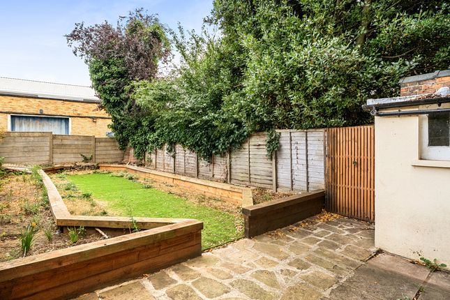 Flat 1, 7, Rathcoole Gardens, London photo 4