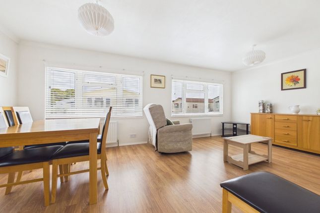 72, Willowbrook Park, Lancing photo 2